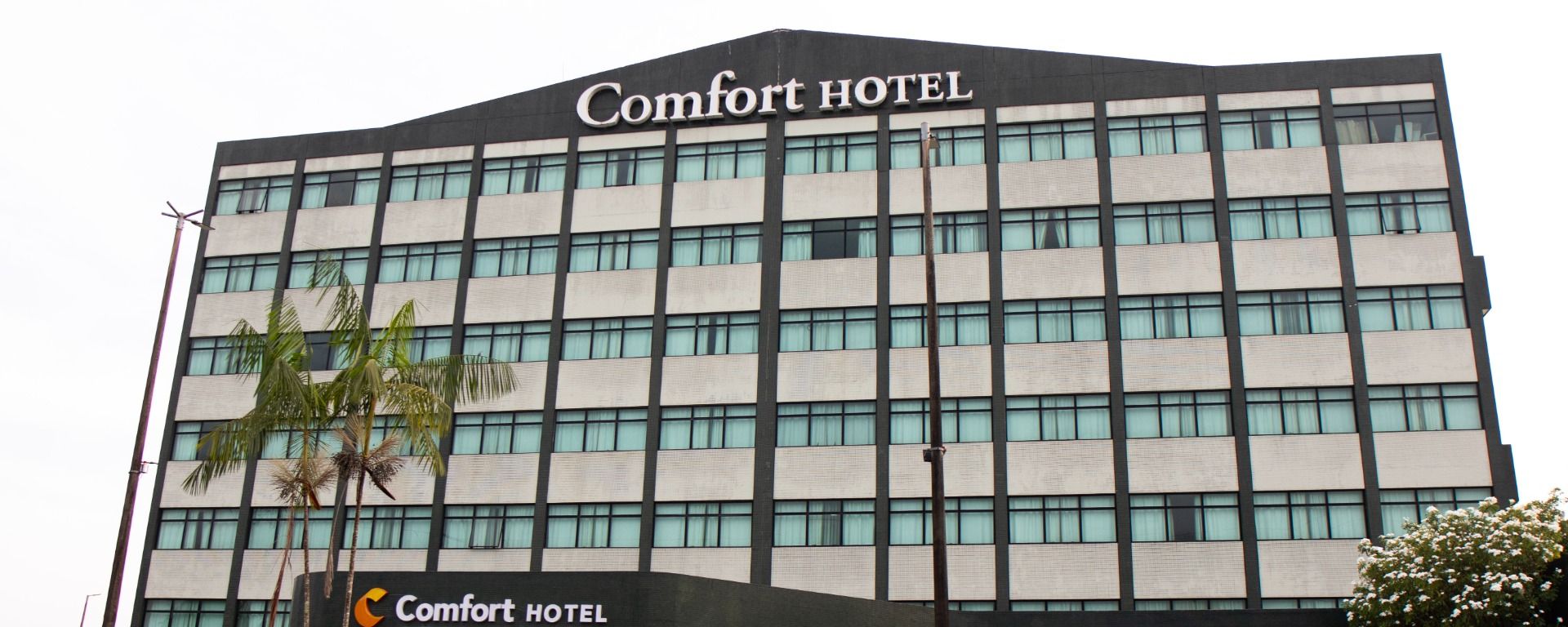 Prédio Comfort Hotel Manaus
